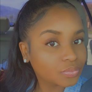 Meet your Posher, Harmony